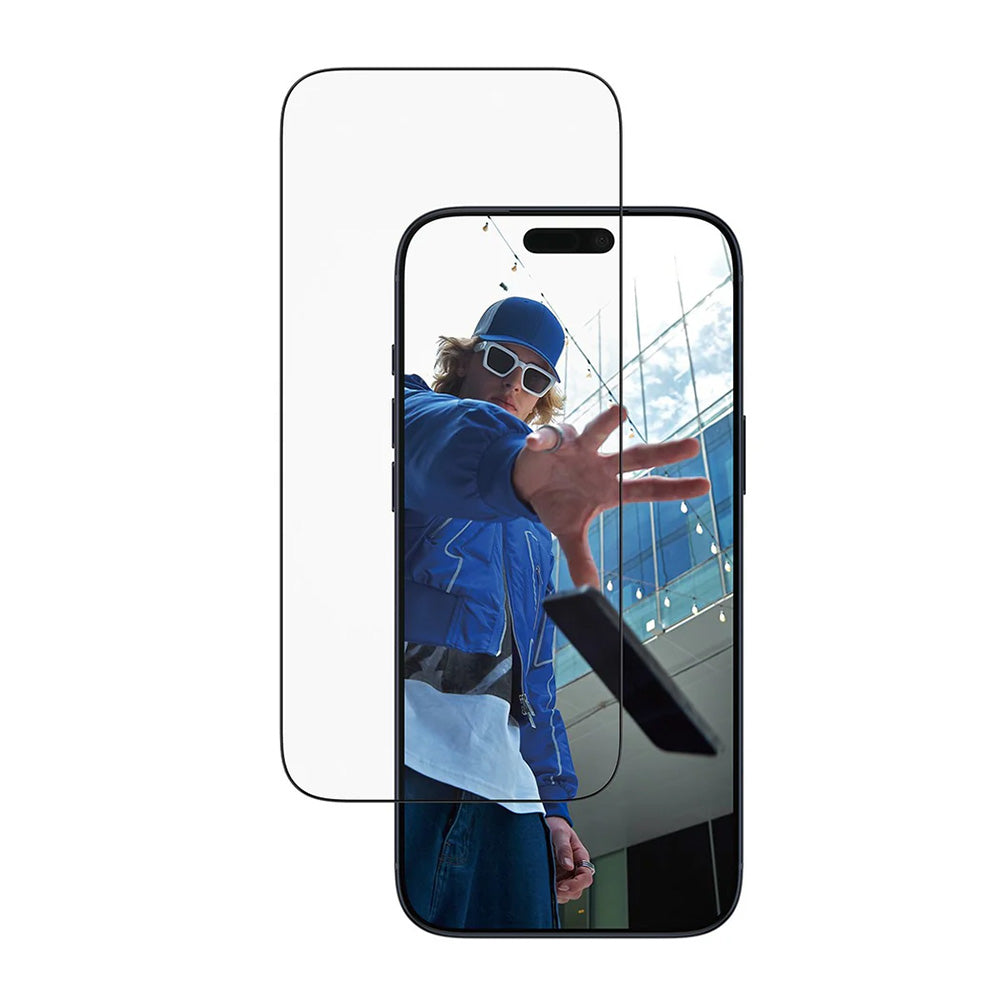 PanzerGlass® - Ultra-Wide Fit Screen Protector w. EasyAligner - iPhone 17 Pro Max - Black
