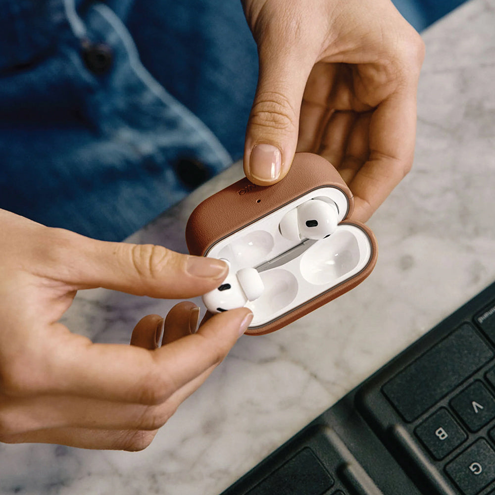 UNIQ - Lyden Vex Series - AirPods Pro 3 - Brown