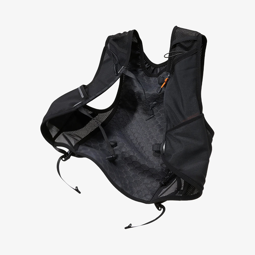 Spigen Running Vest Dynamic Shield™ A721 (AMP10225), Condura Nylon, Quick-release Buckle, Reflective Details, L-XL, Negr