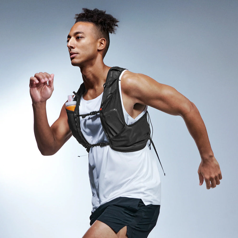 Spigen Running Vest Dynamic Shield™ A721 (AMP10225), Condura Nylon, Quick-release Buckle, Reflective Details, L-XL, Negr